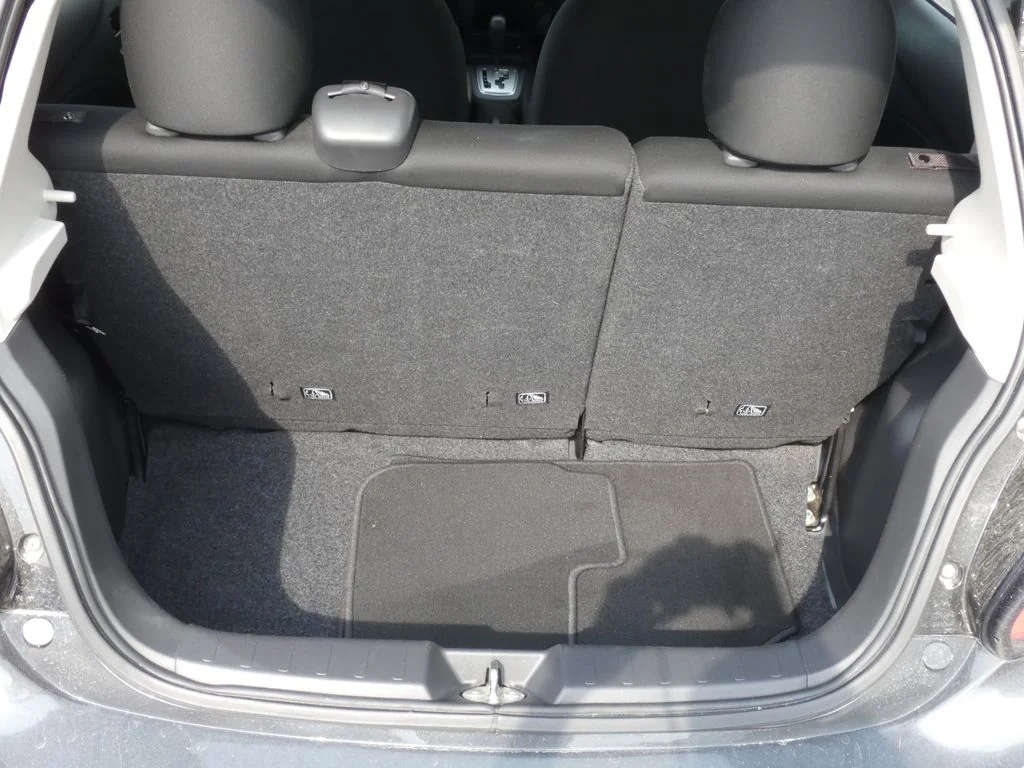 Used 2024 Gray Mitsubishi  image 27