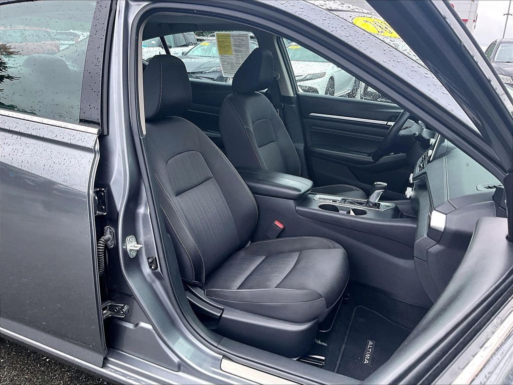 Used 2019 Gray Nissan 2.5 SV image 11