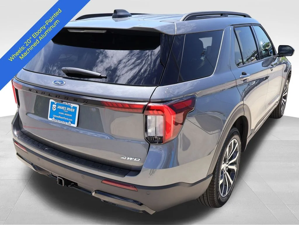 New 2026 Carbonized Gray Metallic Ford ST-Line image 5