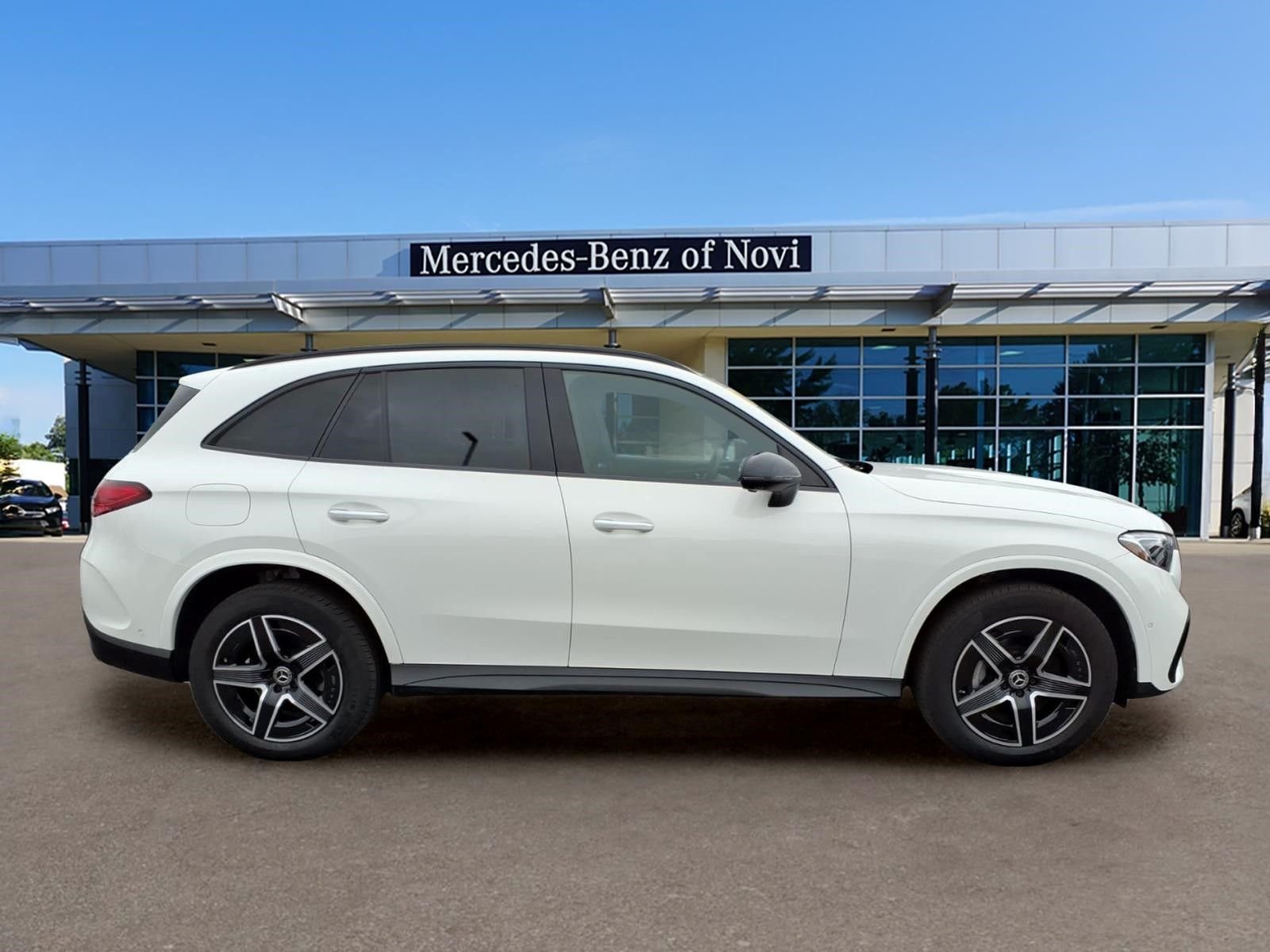 Used 2025 White Mercedes-Benz GLC 300 image 6