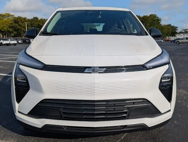 New 2027 Summit White Chevrolet LT image 2
