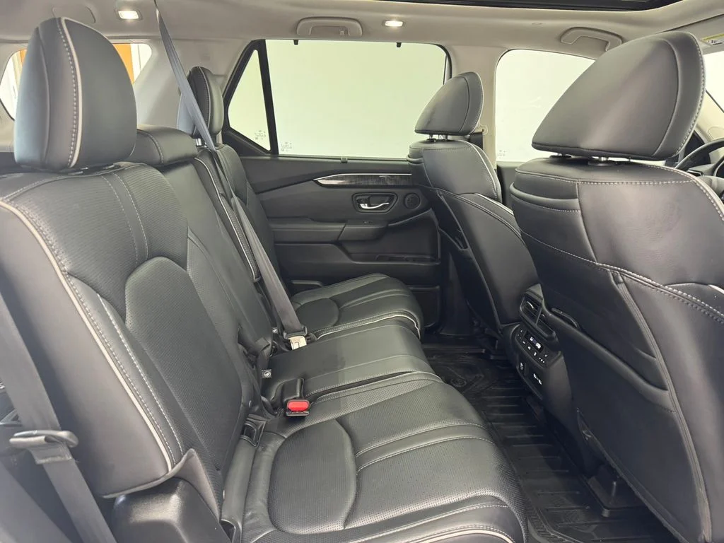 Used 2023 Platinum White Pearl Honda Elite image 20
