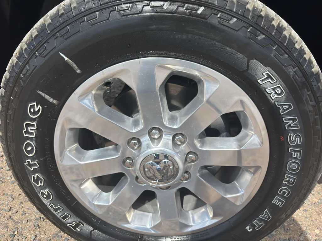 New 2026 Granite Crystal Metallic Clear-Coat Exterior Paint RAM Laramie image 12