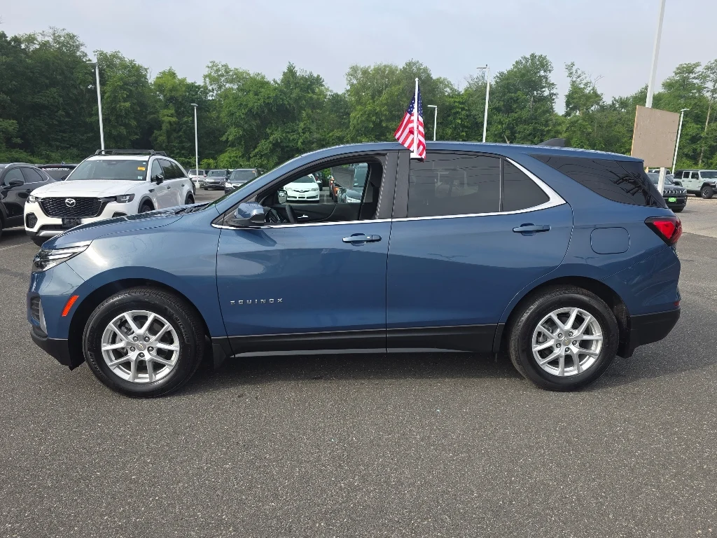 Used 2024 Lakeshore Blue Metallic Chevrolet LT image 12