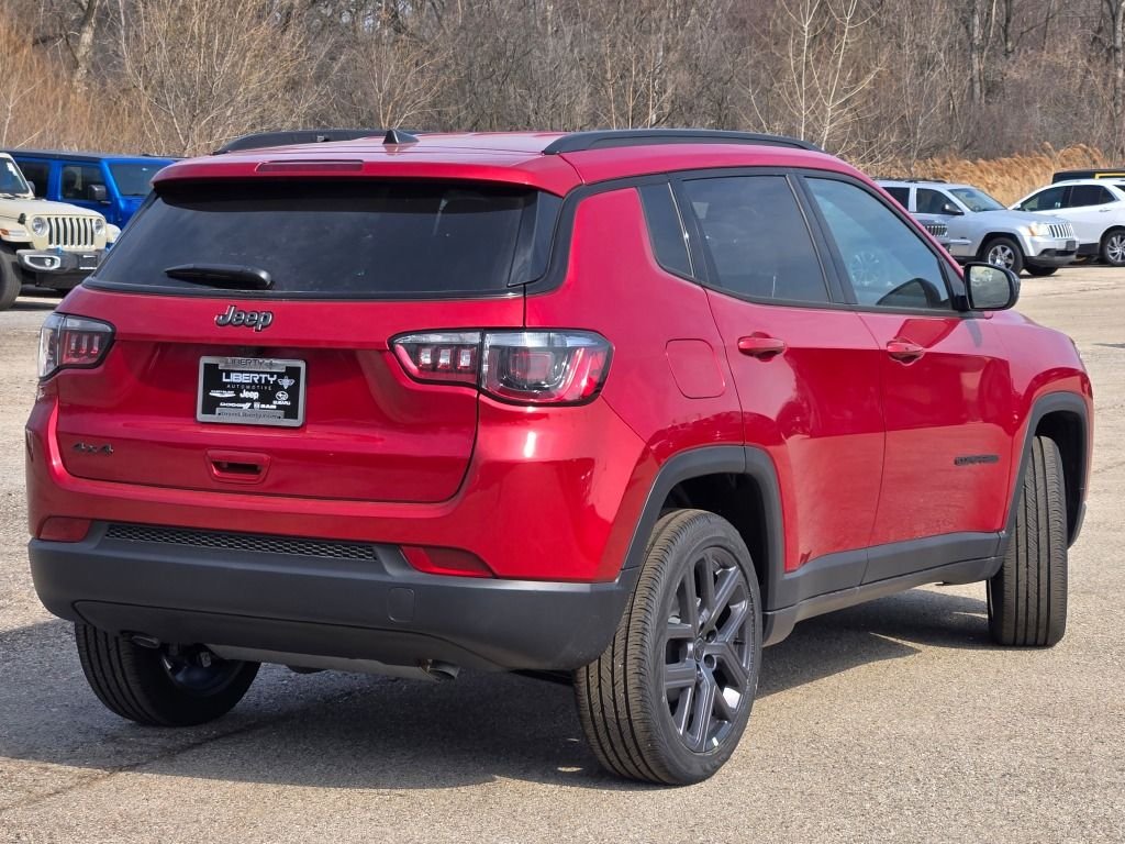 New 2026 Red Hot Pearl-Coat Exterior Paint Jeep Latitude image 12