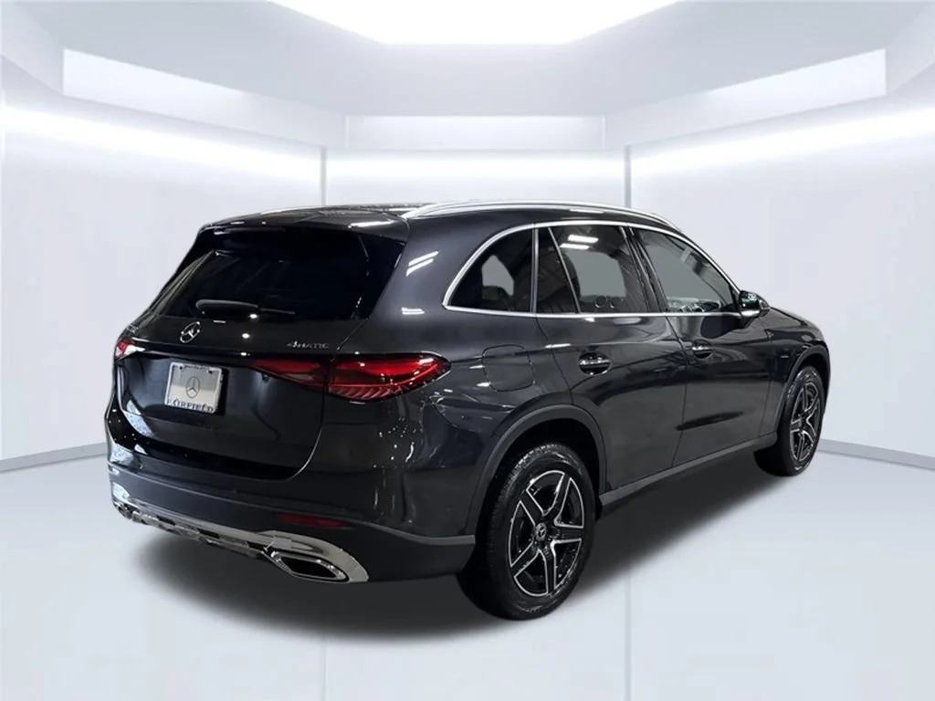 New 2027 Graphite Grey Metallic Mercedes-Benz GLC 300 image 3