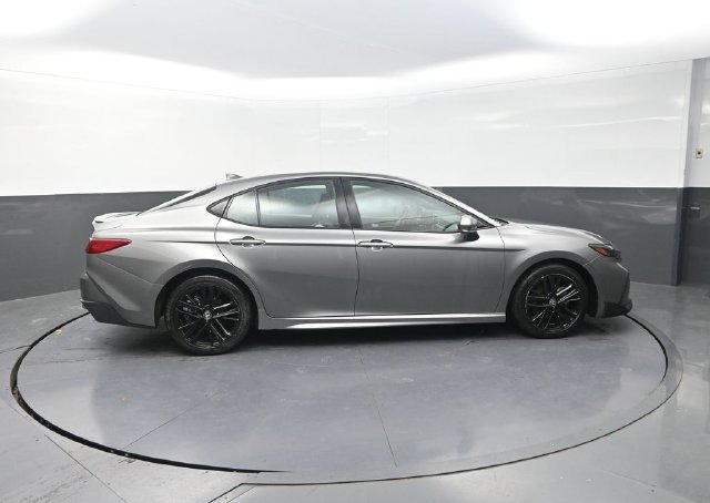 Used 2025  Toyota SE image 9