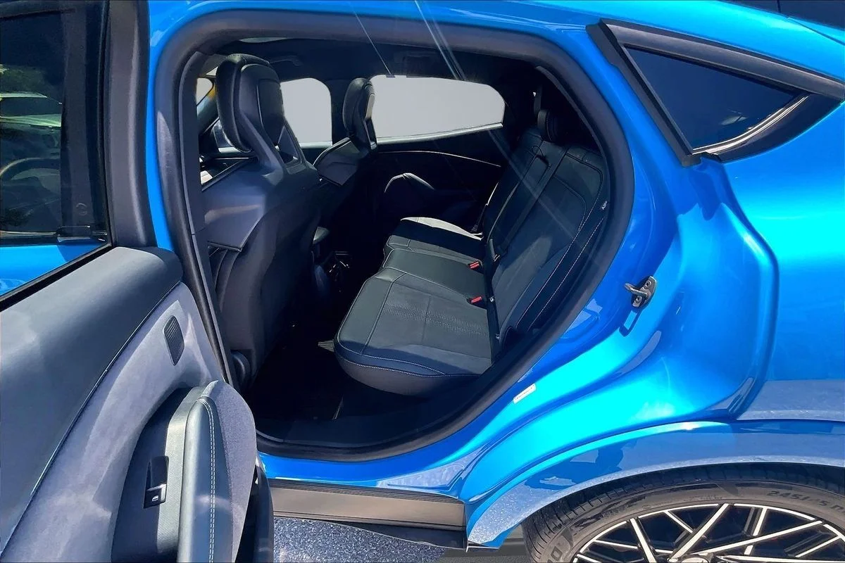 Used 2023  Ford GT image 22