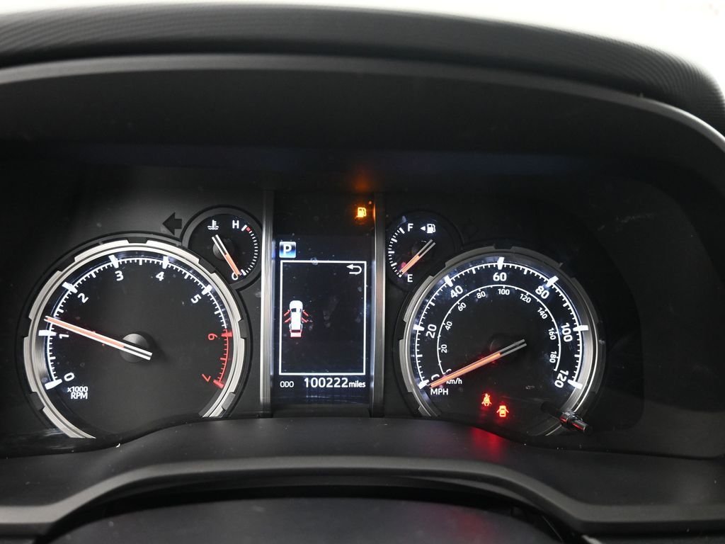 Used 2020 White Toyota Venture image 19