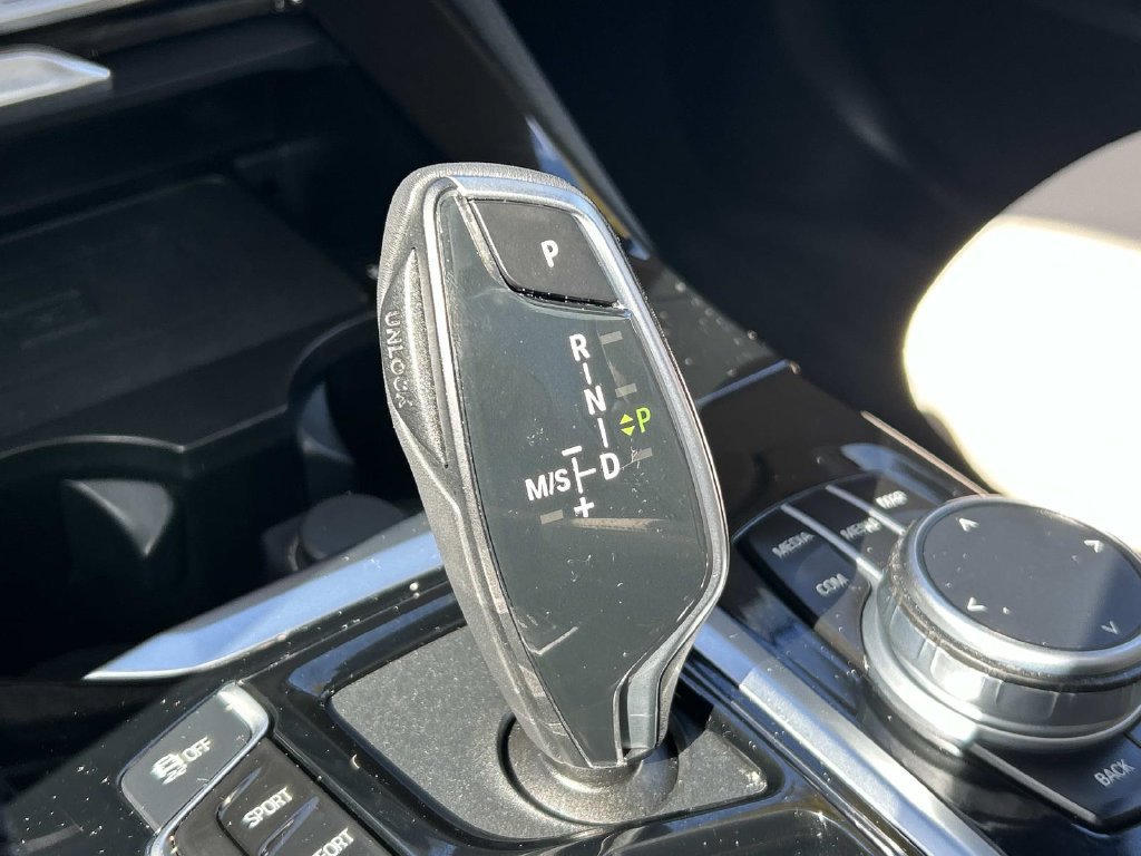 Used 2021 White BMW xDrive30i image 30