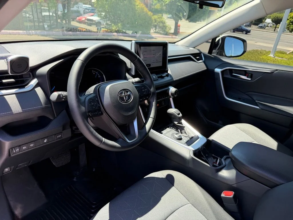 Used 2025 Ice Toyota XLE image 15
