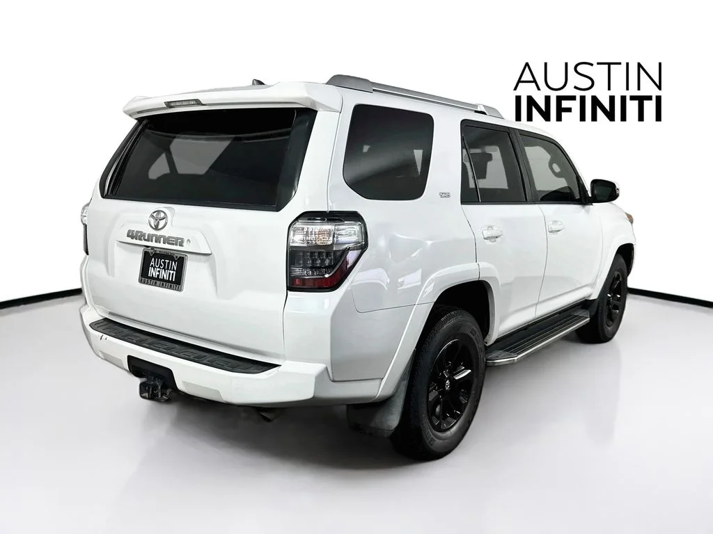 Used 2018 White Toyota SR5 Premium image 7
