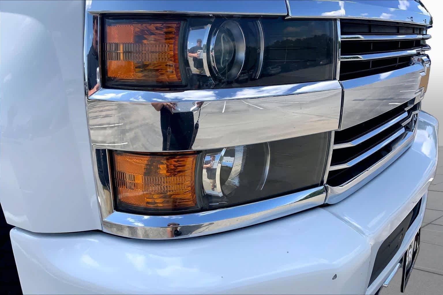Used 2016 Summit White Chevrolet High Country image 25