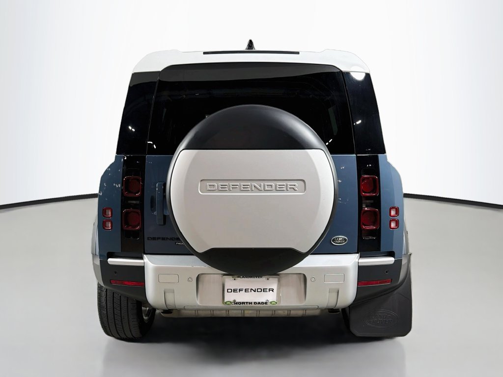 Used 2021 Blue Land Rover SE image 6
