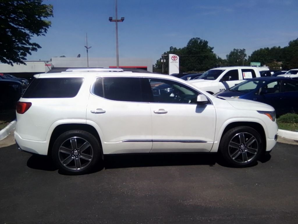 Used 2017 White GMC Denali image 2
