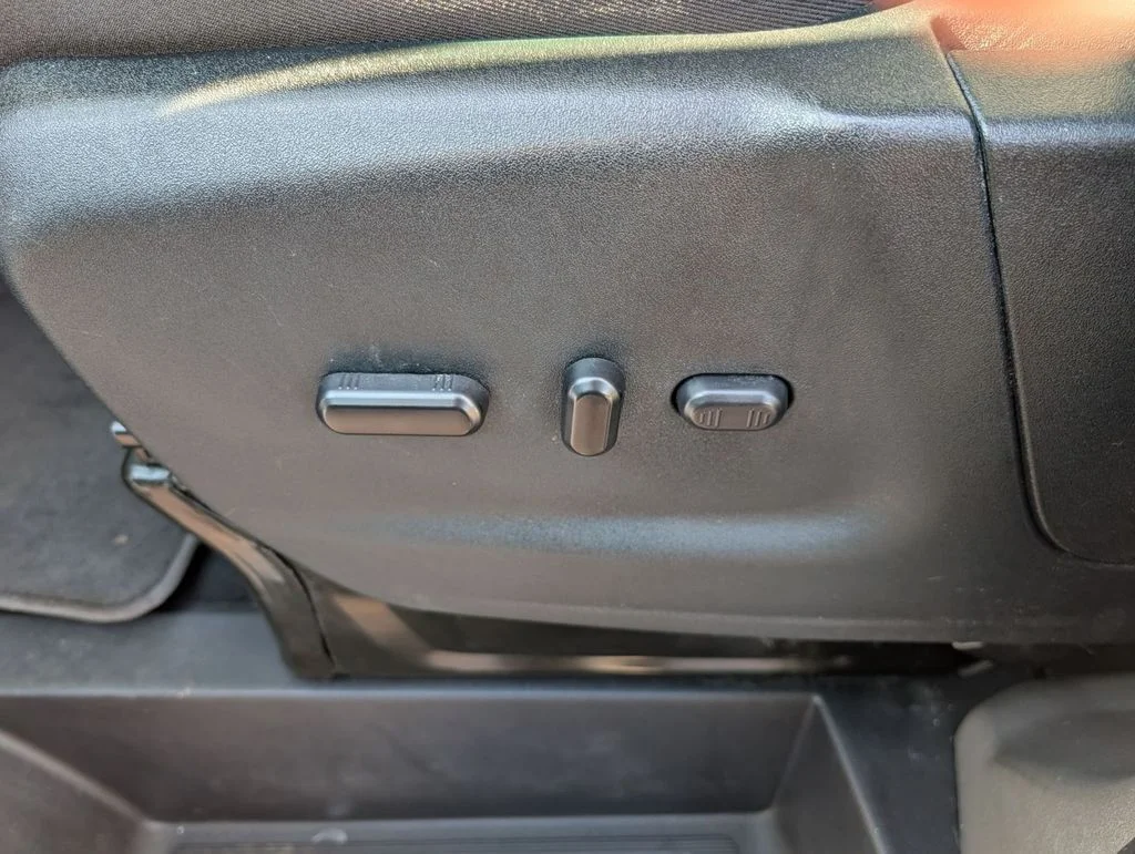 Used 2022 White Ford XLT image 24