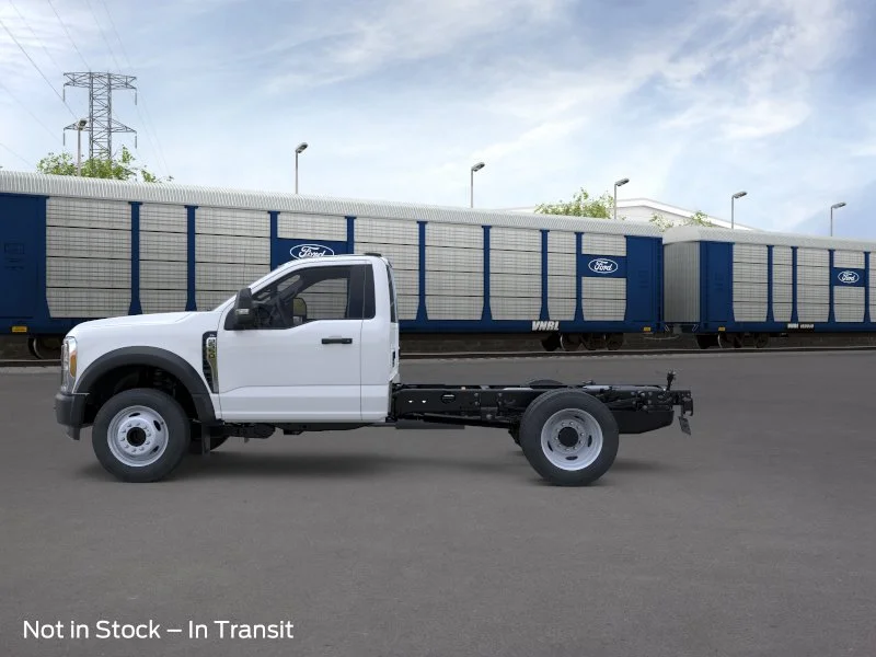 New 2026 Oxford White Ford F-550® XL image 4