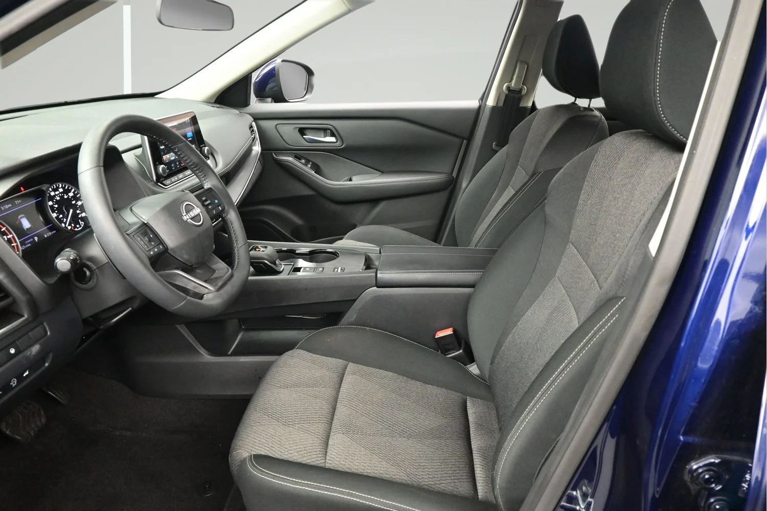 Certified Used 2025 Deep Ocean Blue Pearl Nissan SV image 9