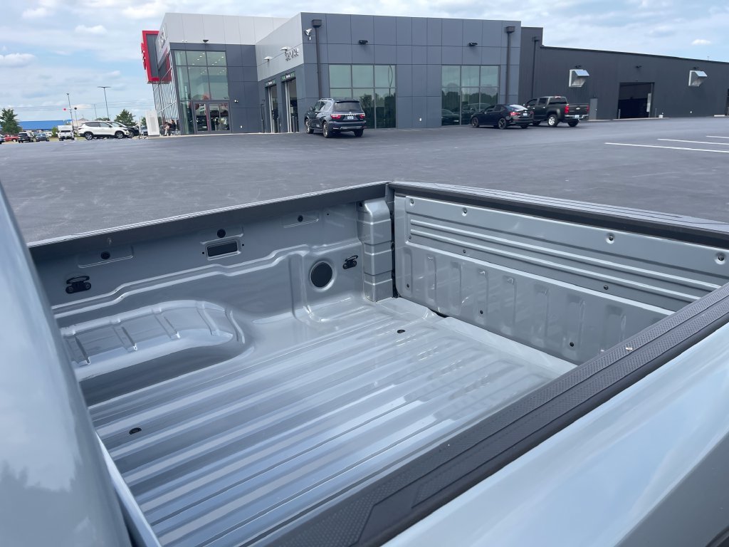Used 2025 Gray Nissan PRO-4X image 9