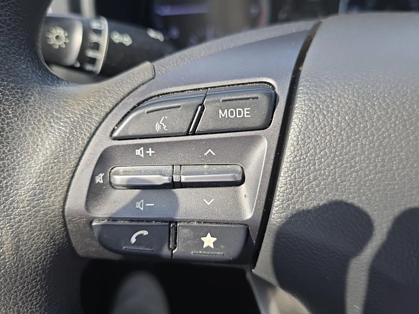 Used 2022 Lunar White Hyundai SEL image 12