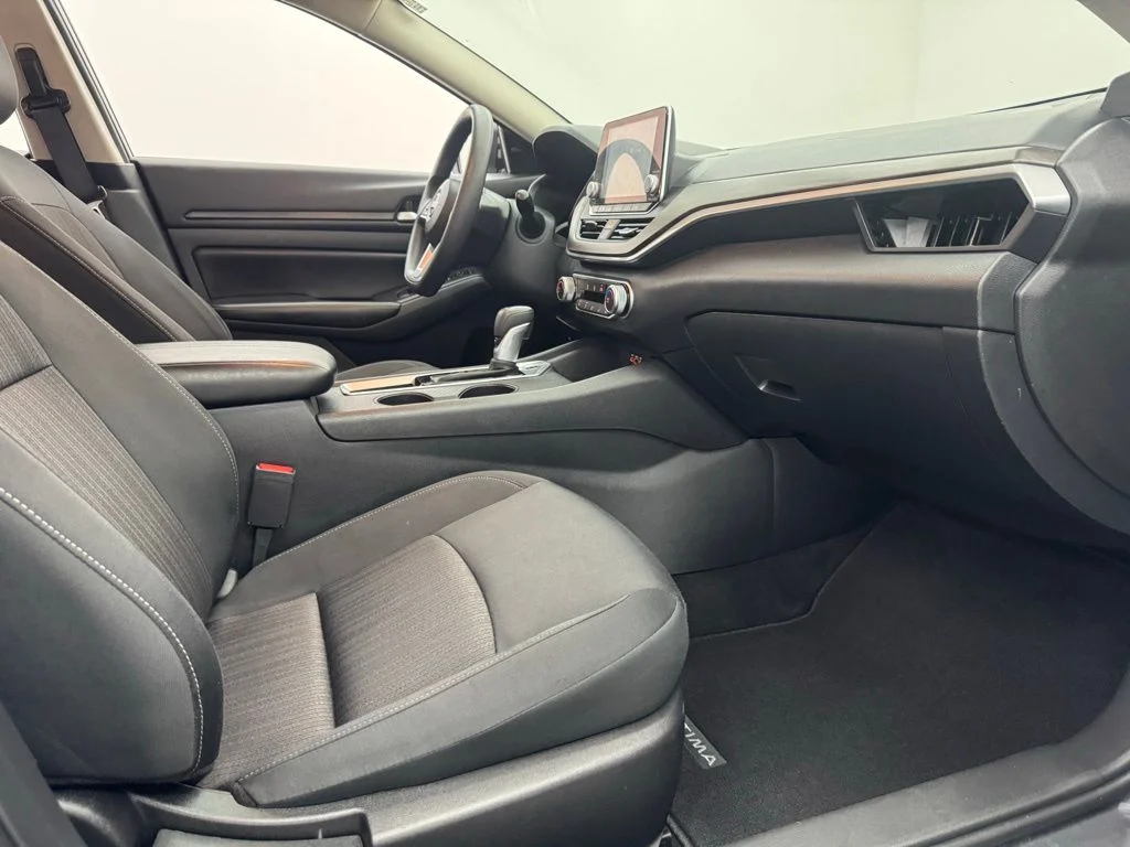 Used 2025 Gun Metallic Nissan 2.5 SV image 28