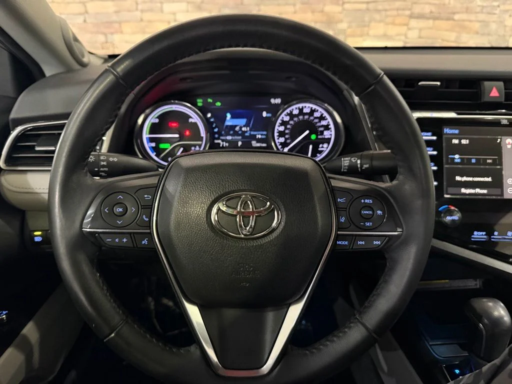 Used 2020 Celestial Silver Metallic Toyota XLE image 17