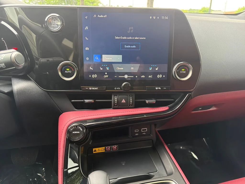 2025 Lexus NX 250 - Photo 6