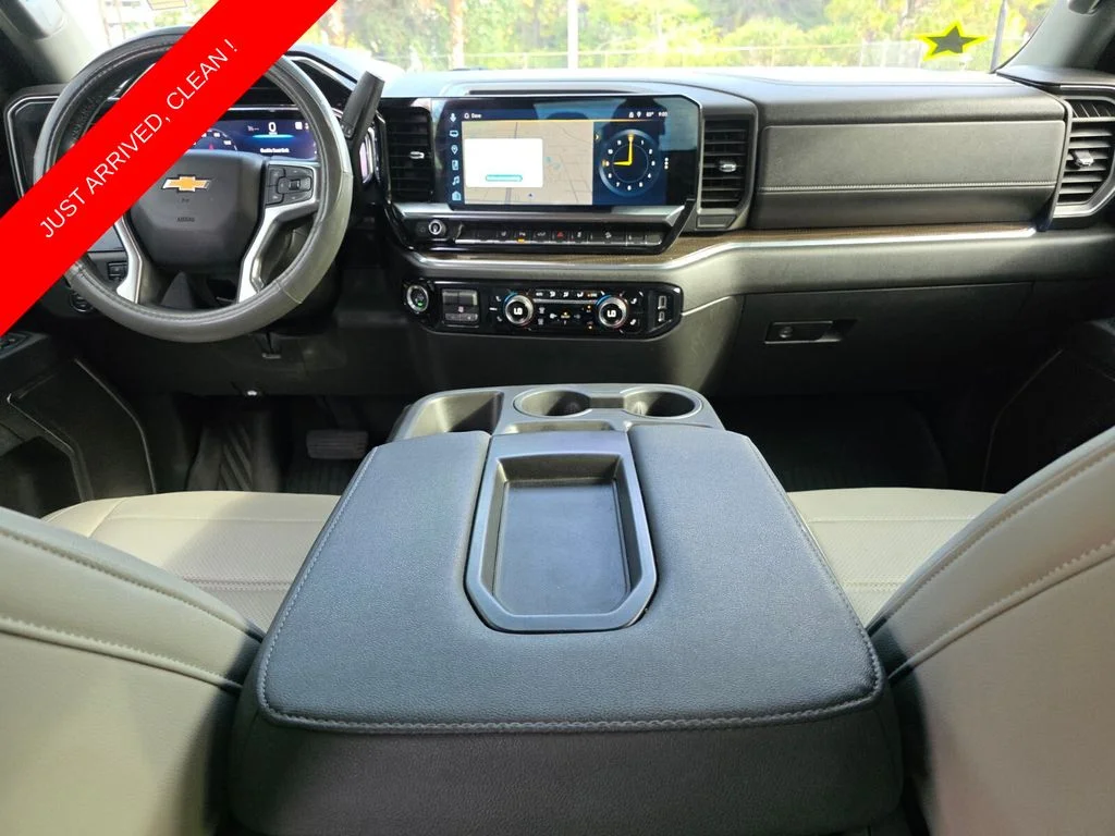 Used 2024 Gray Chevrolet LT image 5