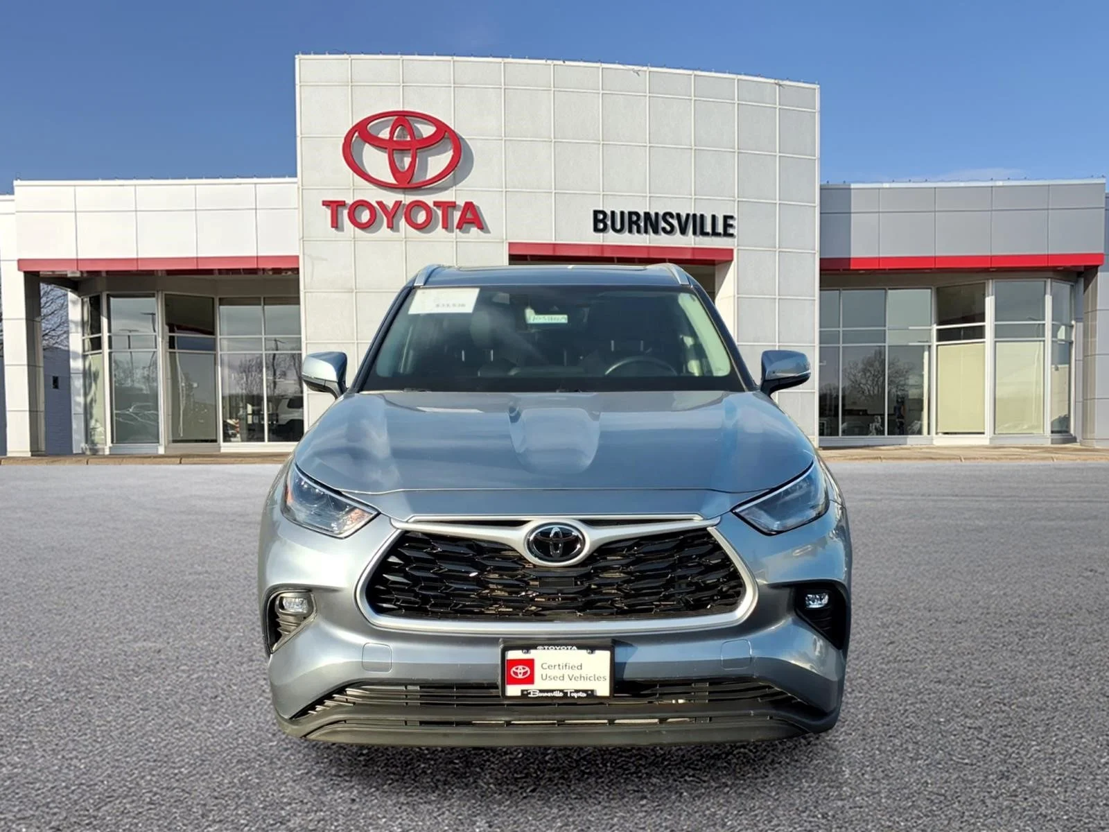 Certified Used 2022  Toyota XLE image 9