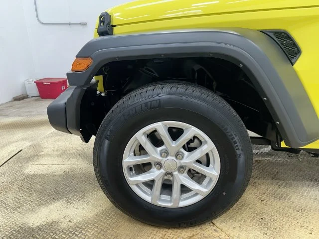 Used 2023 Yellow Jeep Sport S image 27