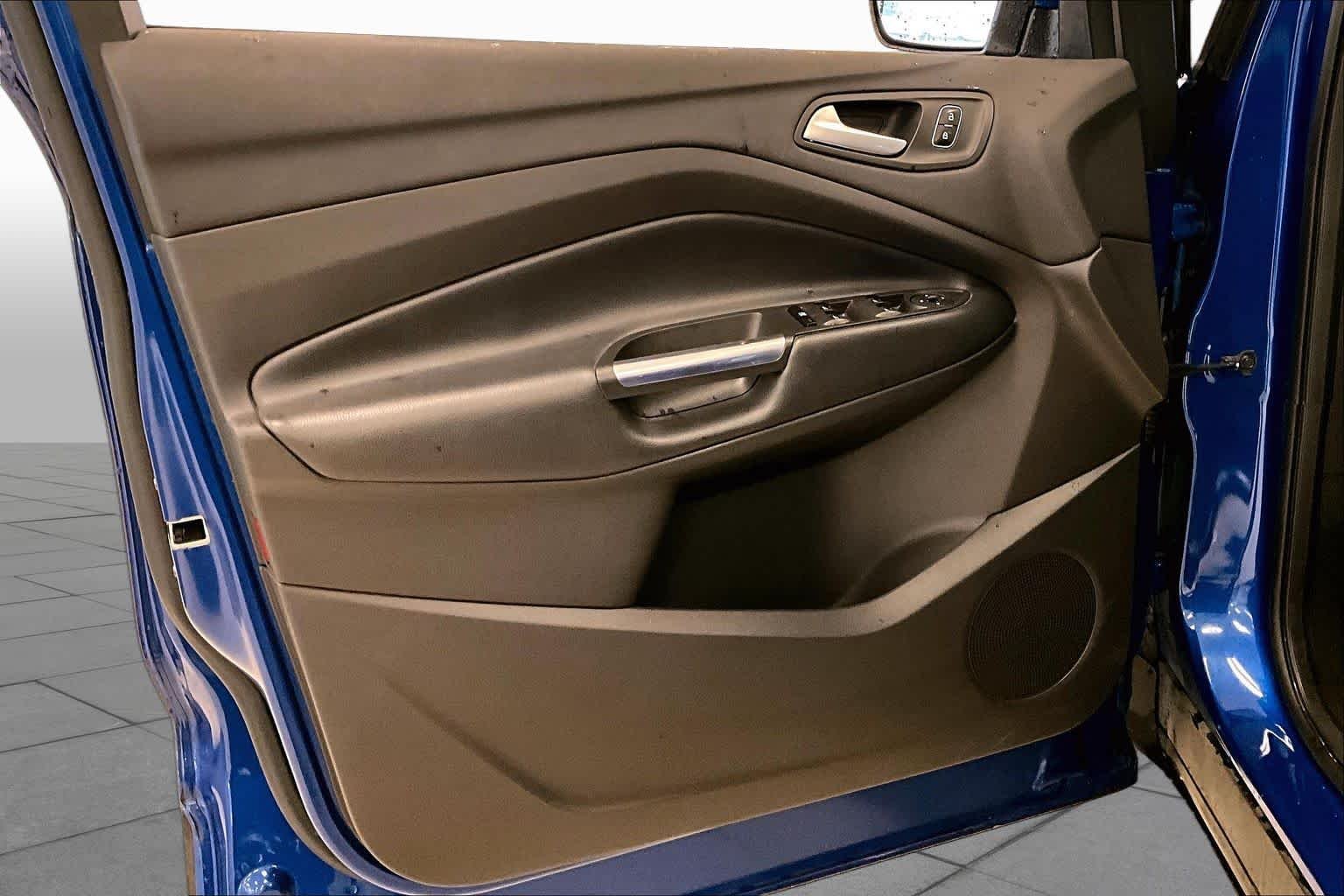 Used 2018 Lightning Blue Metallic Ford SE image 20