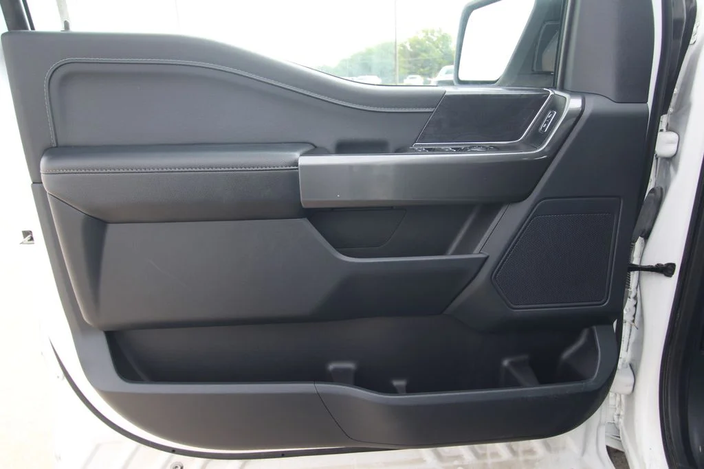 Used 2023 Oxford White Ford XLT image 43