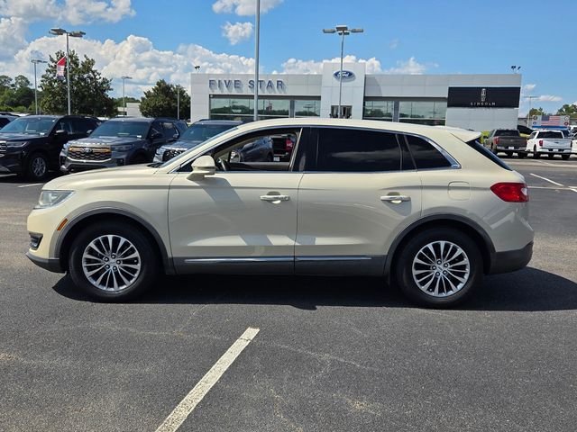 Used 2016 Platinum Lincoln Select image 4