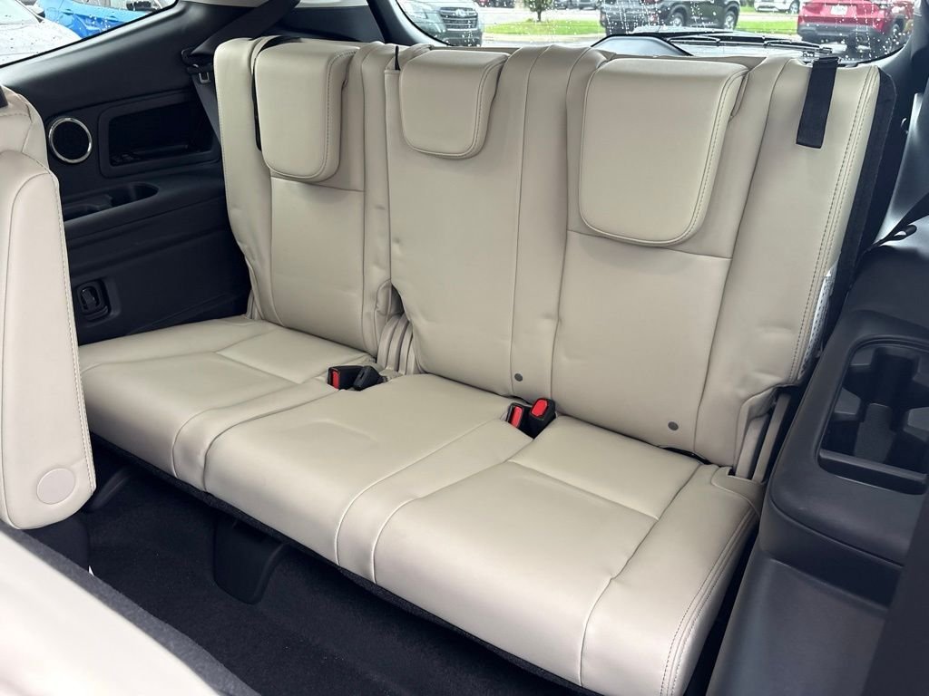 New 2027 CRYSTAL BLACK SILICA Subaru Limited 7-Passenger image 13