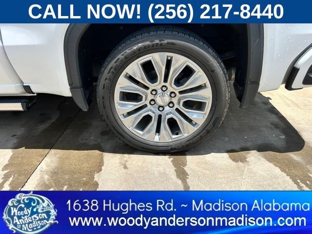 Used 2022 White Frost Tri-Coat GMC Denali image 7