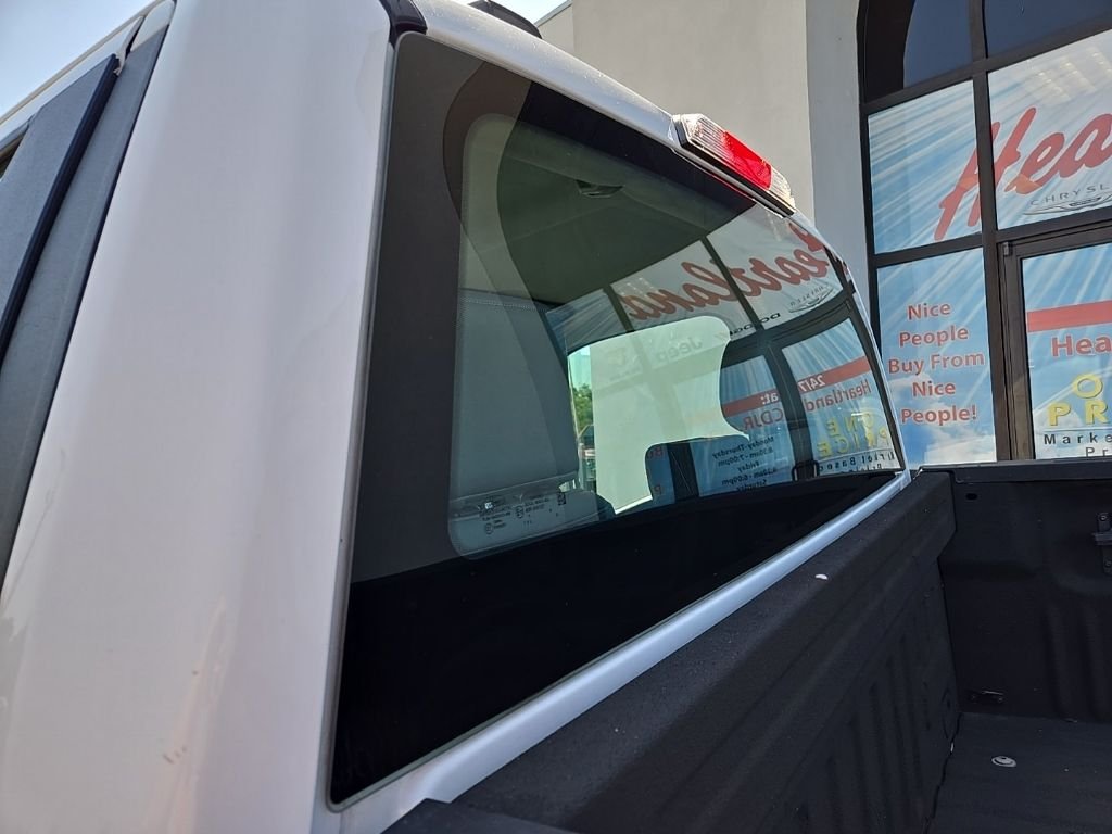 Used 2021 White Ford XL image 18