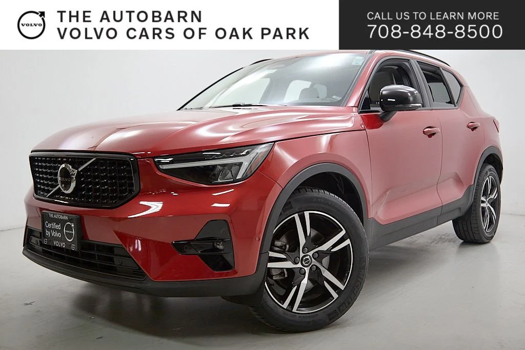 2023 Volvo XC40 B5 Plus Dark AWD's photo