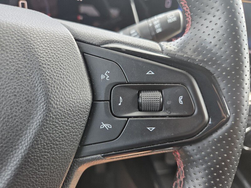 Used 2025 White Chevrolet 2RS image 14