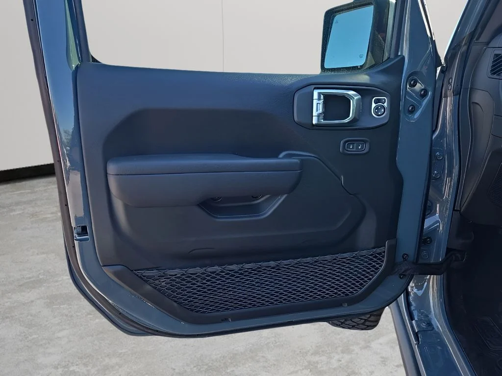 2025 Jeep Wrangler 4-Door Rubicon - Photo 78