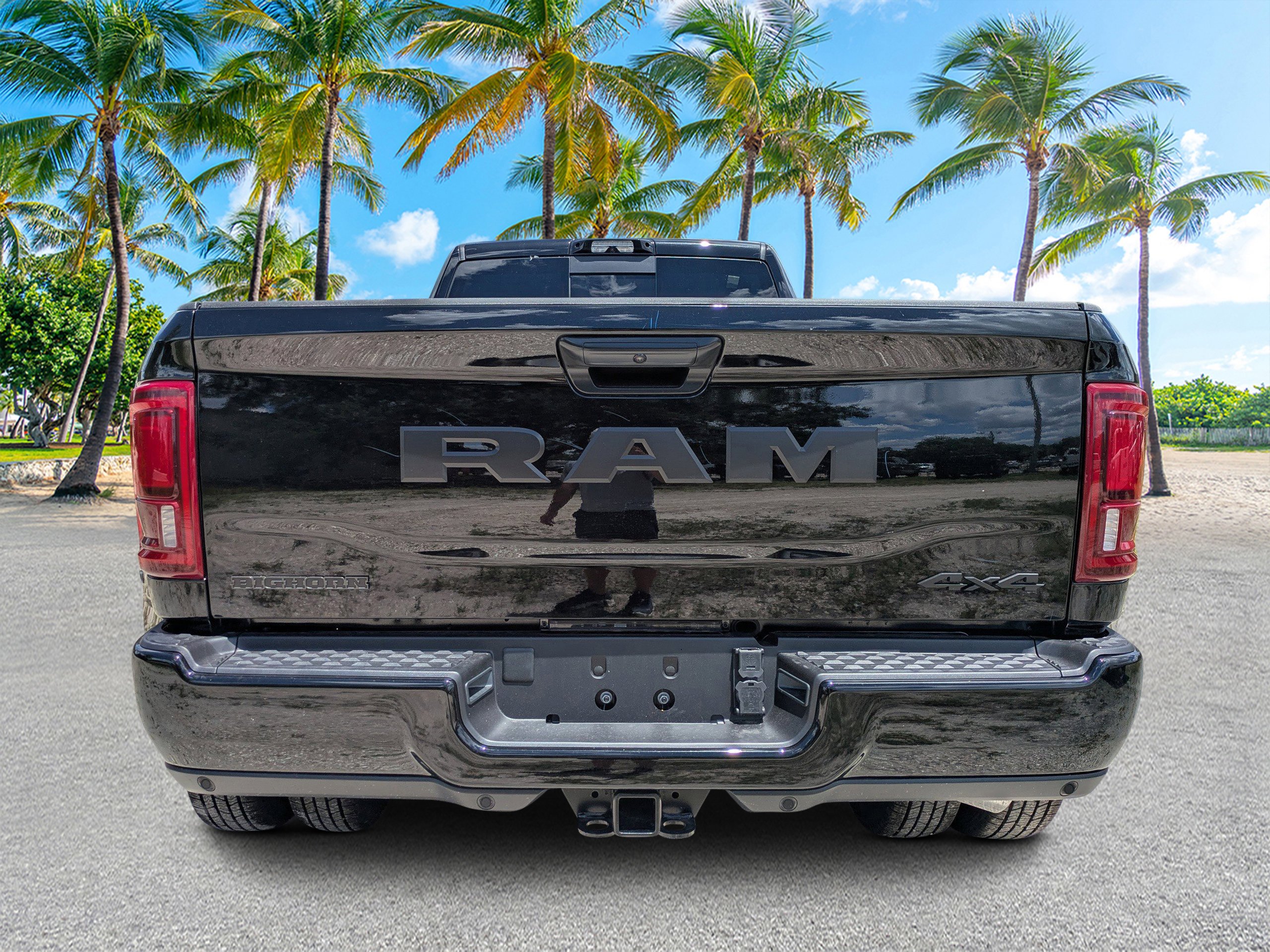 New 2026 Diamond Black Crystal Pearl-Coat Exterior Paint RAM Big Horn image 4