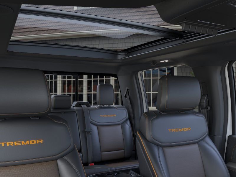 New 2025 Oxford White Ford Tremor image 22