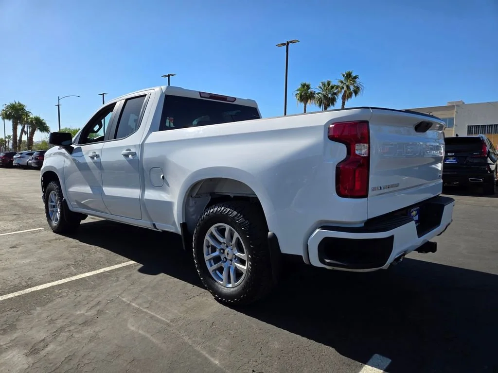 Used 2020 SUMMIT WHITE Chevrolet RST image 4