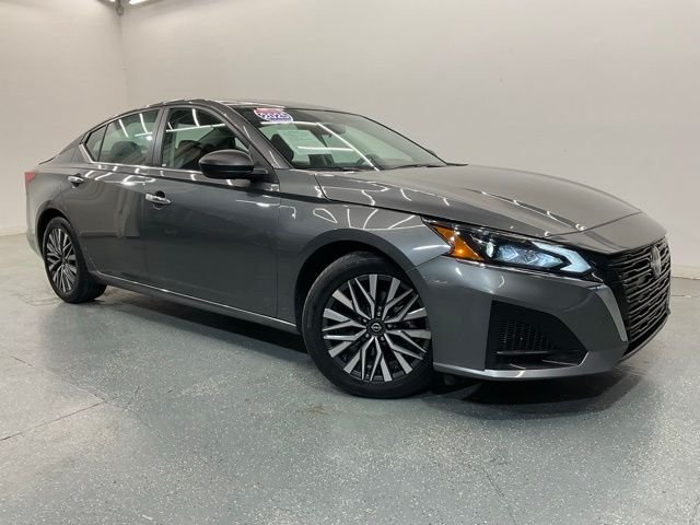 Used 2025 Gray Nissan 2.5 SV image 2