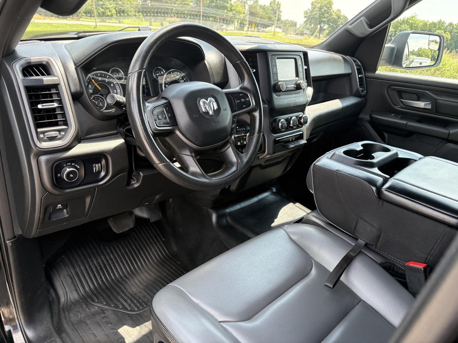 Used 2022 Diamond Black Crystal Pearlcoat Ram Tradesman image 9