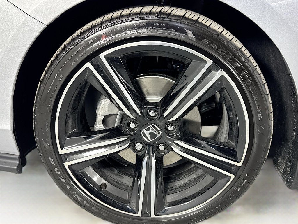 New 2026 Solar Silver Metallic Honda SE image 13