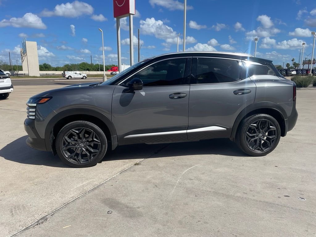 Used 2025 Gray Nissan SR image 4