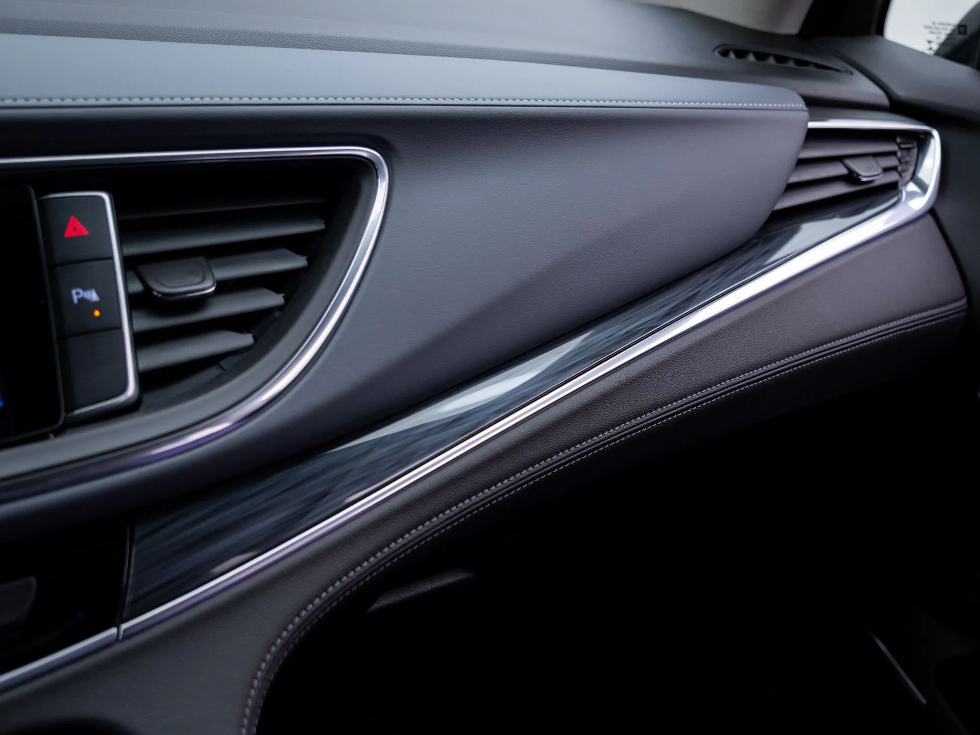 Used 2021 Black Buick Essence image 27
