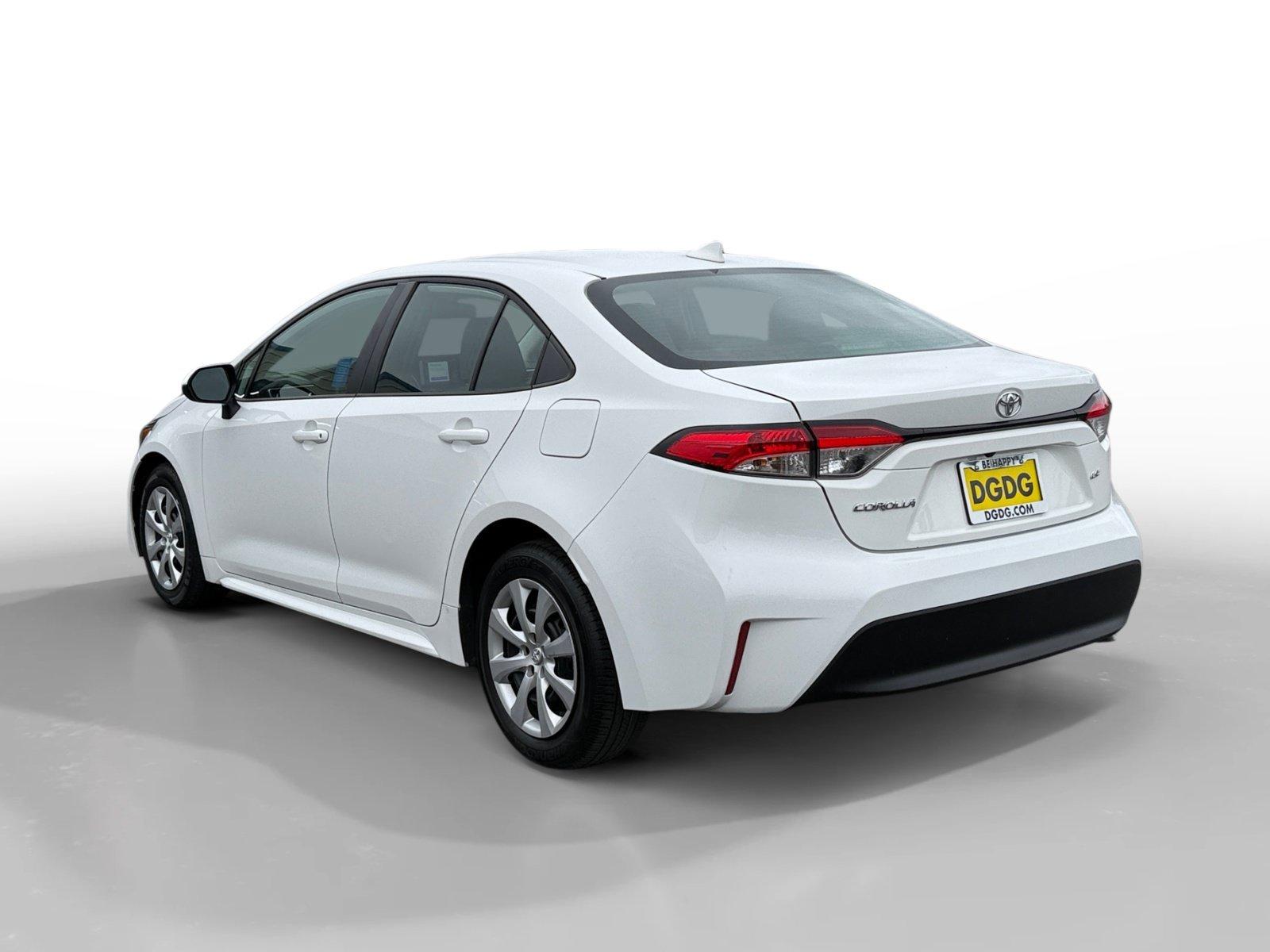 Used 2024 Ice Toyota LE image 3