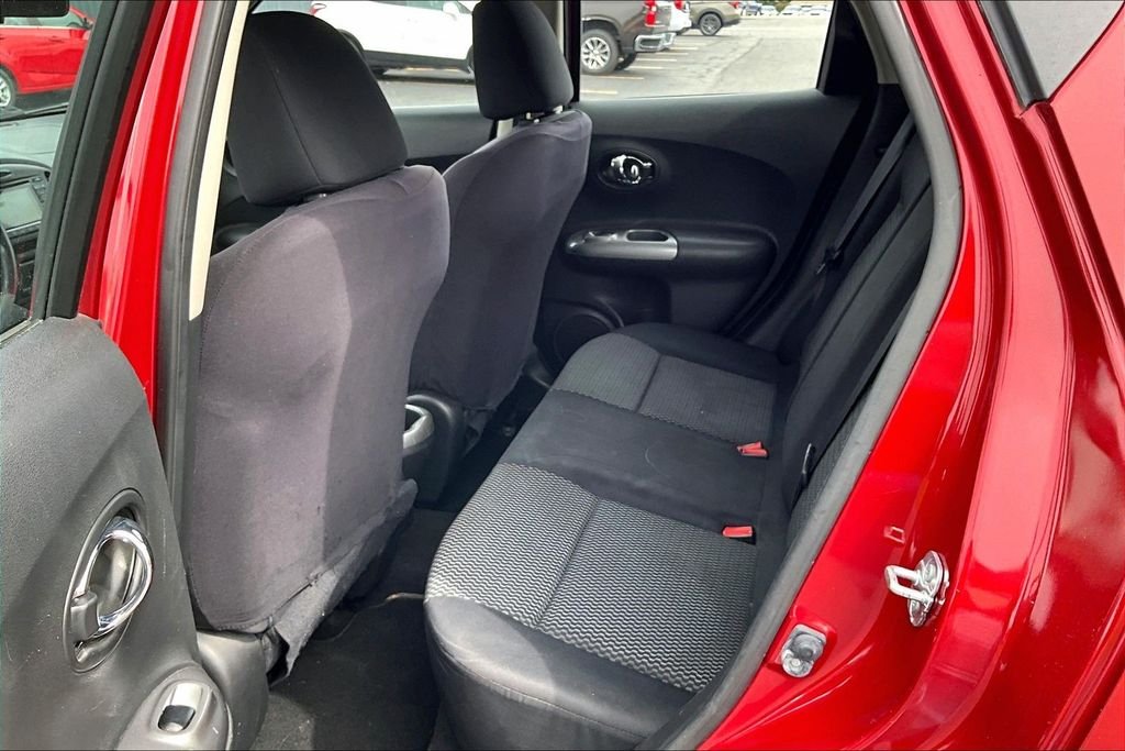 Used 2016 Cayenne Red Nissan S image 11