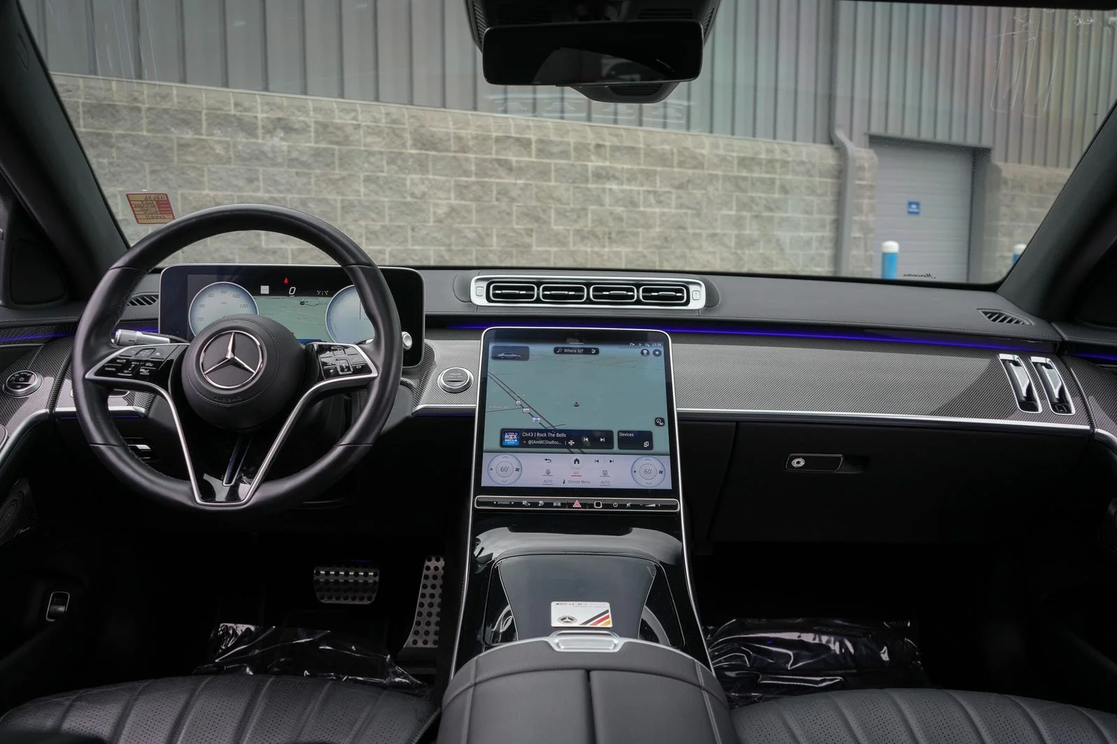 Used 2023 Black Mercedes-Benz S 580e image 33